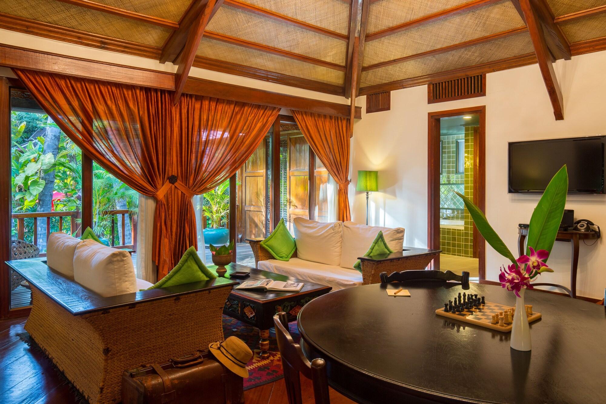 Angkor Village Hotel Siem Reap Eksteriør bilde The interior of a villa at the resort